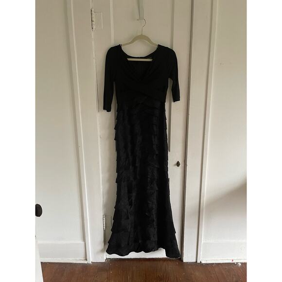 Beautiful Adrianna Papell Black Ruffled Gown Size 4 - Picture 1 of 12